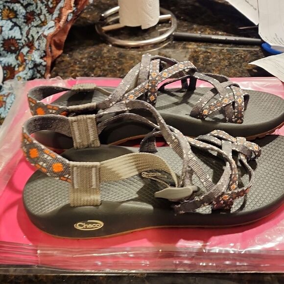 Chaco Women's Gray Strappy Sandals Size 10 EUC - Picture 3 of 6